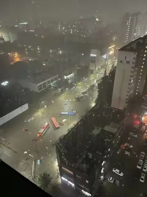 突发!美国前总统特朗普出事