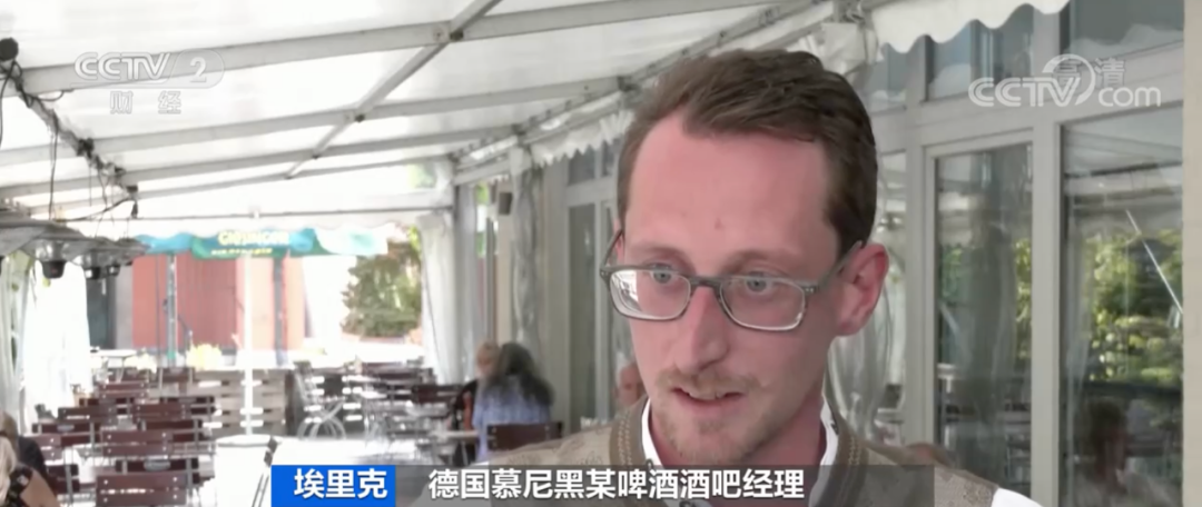 �ڹ��⣬�ŶӰ���£���û����һ���͡�