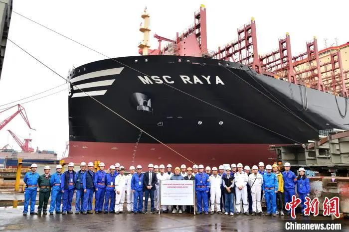 93000立方米！世界最大双燃料液化气船于江南造船出坞