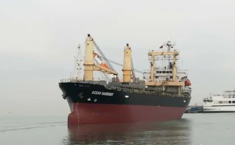 突发！韩国港口一货轮爆炸，中国籍船长不幸身亡
