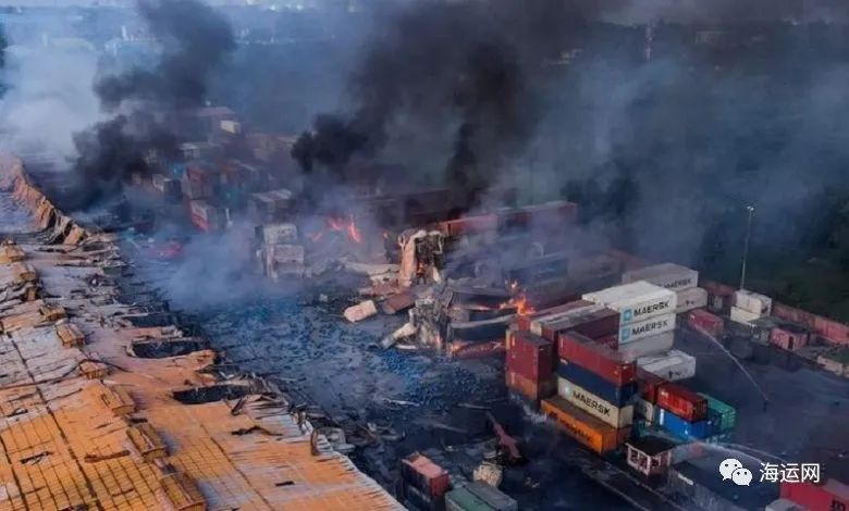 突发!堆场爆炸起火,1300多个货柜损毁!涉多家船东和货代!49人死亡300多人受伤